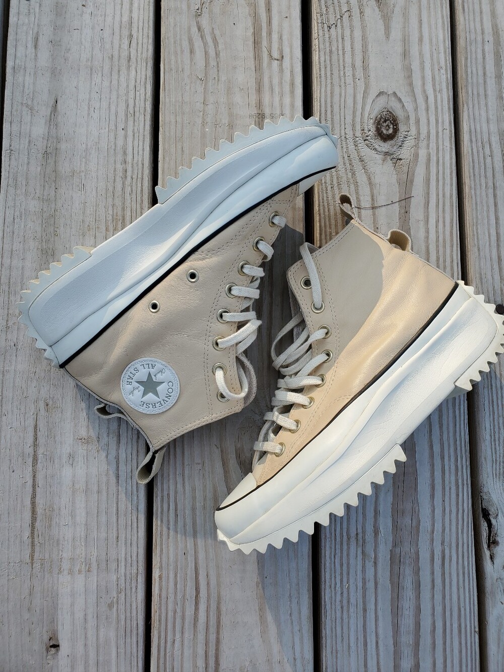 Converse Run Star Hike